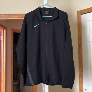 Nike DRI-FIT Size Large barely worn zip up light weight jacket men’s Black